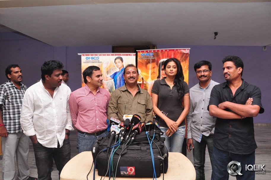 Chandi-Movie-Premier-Show-Press-Meet